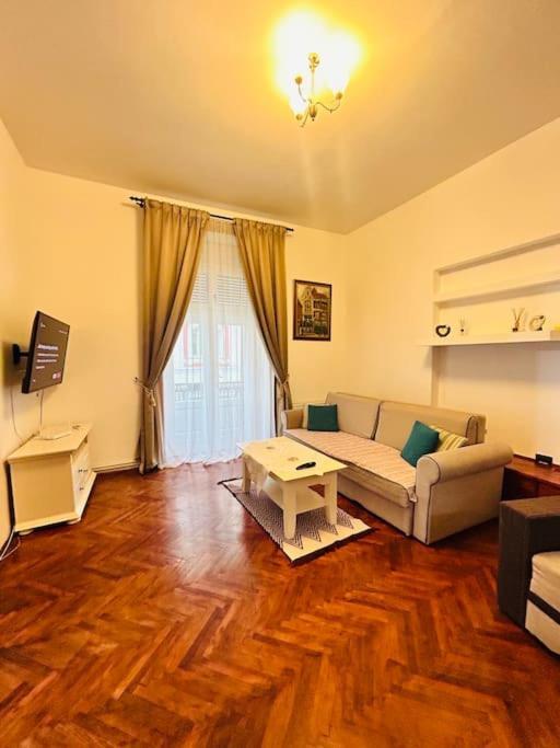 Apartmán Hidden Gem In The Old Town Temešvár Exteriér fotografie